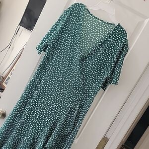 Chic Green Polka Dot Midi Dress